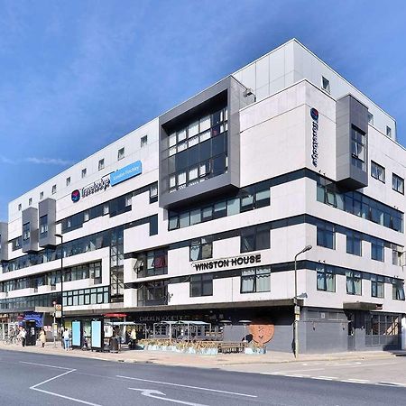 Travelodge London Finchley Exterior photo