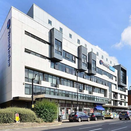 Travelodge London Finchley Exterior photo