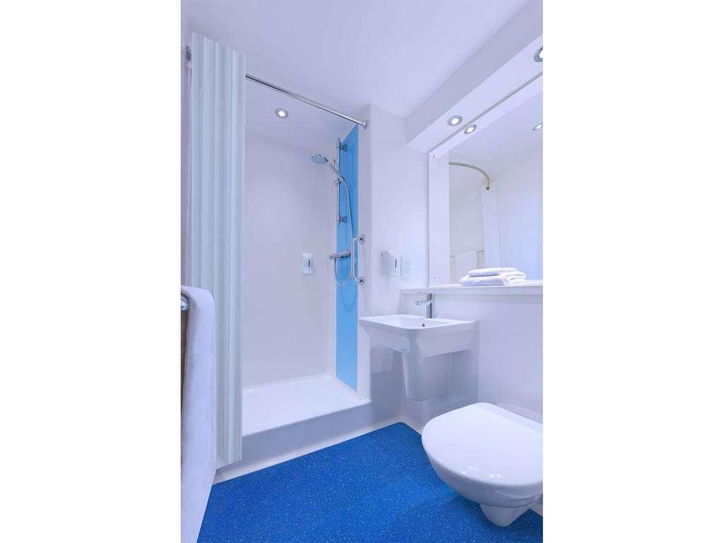 Travelodge London Finchley Room photo
