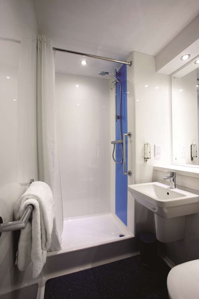 Travelodge London Finchley Room photo
