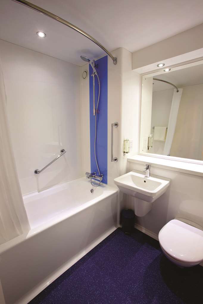 Travelodge London Finchley Room photo
