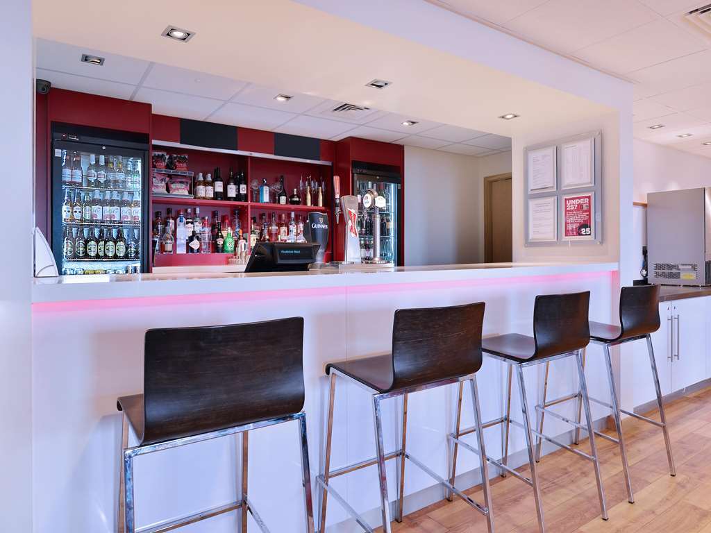 Travelodge London Finchley Restaurant photo