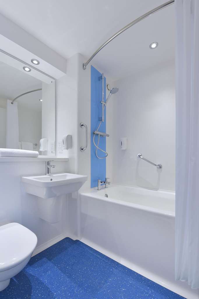 Travelodge London Finchley Room photo